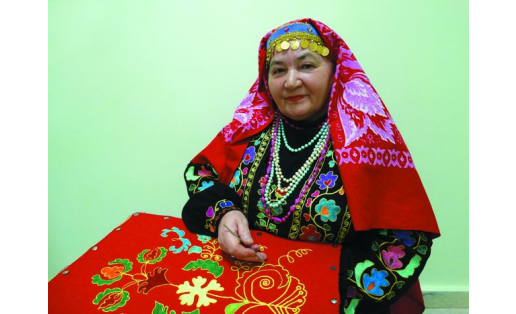 Мастер С.Г. Искандарова. Студия декоративно‑прикладного искусства “Тамбур”. Studio of decorative and applied art “Tambur”