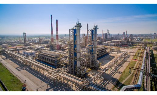 Город Салават. Нефтехимический комбинат