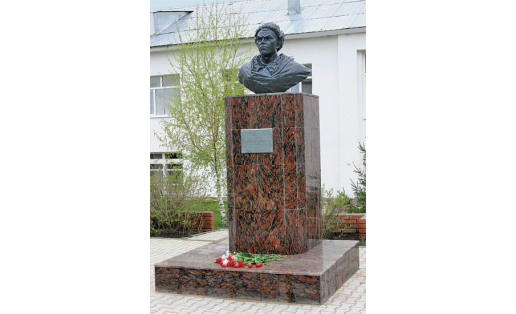 Александр Матросовҡа һәйкәл. 1958. Өфө юридик институты. Ск. В.Г.Морозова.