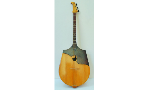 Думбыра ( мастер Р.М. Галимов). Doumbyra: craftsman R.M. Galimov