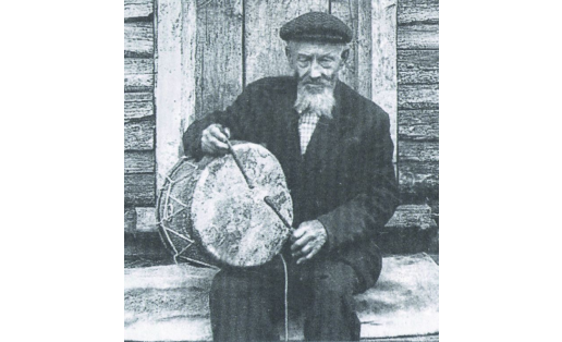 Сказочник Л.Ф. Вырыслов. Деревня Антоновка Гафурийского района, 1975 L.F. Vyryslov the storyteller. Antonovka village, Gafuriyskiy district, 1975