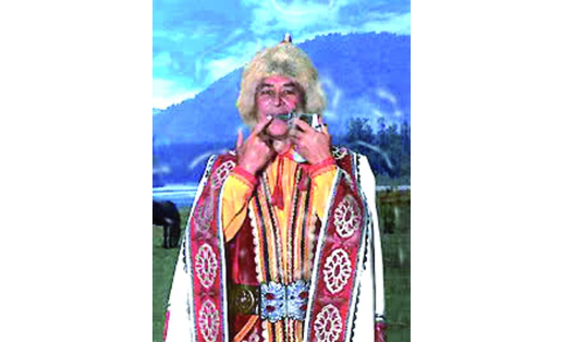 Кубызист‑виртуоз Мира Р.А. Загретдинов The world kubyz‑performer R.A. Zagretdinov