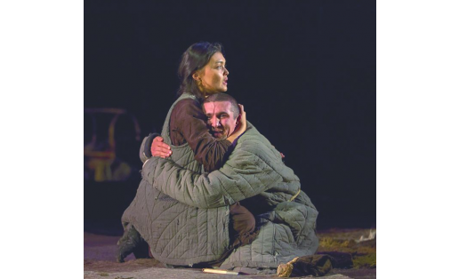 Сцена из спектакля “Джут” О.Жанайдарова A scene from the Jute play by O.Zhanaydarov