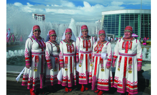 Мордовский фольклорный ансамбль “Умарина”. Село Енгалышево Чишминского района “Umarina” Mordovian folklore ensemble. Yengalyshevo village, Chishminskiy district