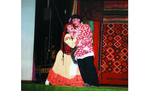 Сцена из спектакля “Кодаса” Б. Бикбая. БАТД. 2020 A scene from “Kodasa” play by B. Bikbay. BADT. 2020