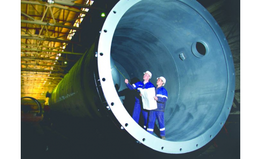 ОАО “Салаватнефтемаш”:  процесс изготовления колонны;  OAO Salavatneftemash:  the process of manufacturing the column