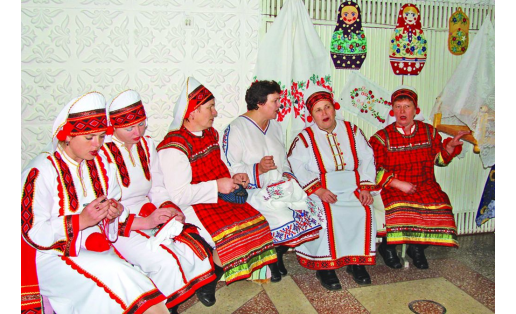 Мордовский народный фольклорный ансамбль “Килейне”. Фёдоровский р-н, 2011 Kileyne, a Mordovian folk ensemble. Fyodorovsky Raion, 2011