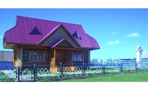 Дом-Музей Я.Ухсая в с.Слакбаш; Ya.Ukhsay’s Memorial House in Selo Slakbash