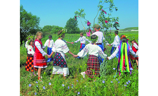 Детская игра “Водить Тополю” (д.Санжаровка Чишминского р‑на, 2011)