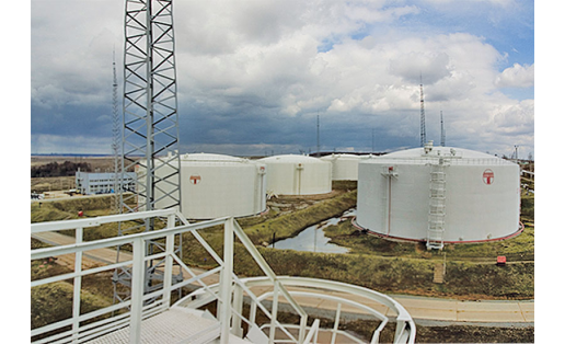 Нефть ҡыуыу станцияһының резервуар паркы
