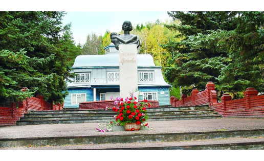 Дом-музей М.Цветаевой в с.Усень-Ивановском; M.Tsvetayeva’s Memorial House in Selo Usen-Ivanovskoye