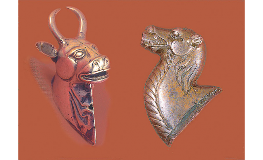 Материалы Аврюзтамакского клада: навершия ритонов Items from the Avryuztamak treasure trove: the top part of the rhytons