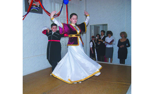 Выступление учащихся армянской воскресной школы “Эрэбуни”. Уфа, 2011 A performance by the students of the Erabuni Armenian Sunday School. Ufa, 2011. Рис. 1