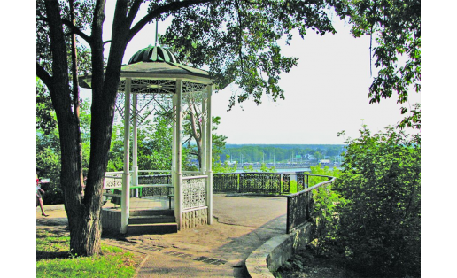 Сад имени Салавата Юлаева Garden named after Salavat Yulayev