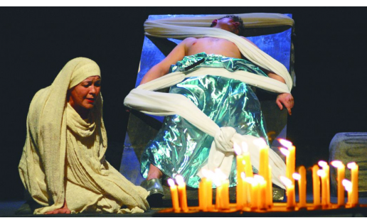Сцена из спектакля “Не бросай огонь, Прометей!” М.Карима A scene from the play titled Do not Throw Fire, Prometheus! by M.Karim