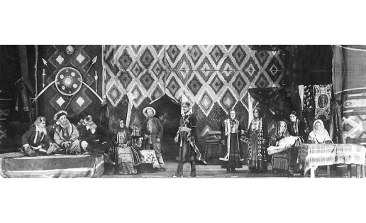 Сцена из спектакля “Салават-батыр”. I-й Башкирский государственный театр драмы