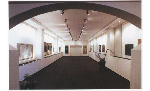 Интерьер галереи “Academia” Института экономики и сервиса УГНТУ. Уфа The interior of the Academia gallery at the Institute of Economics and Service of USPTU. Ufa