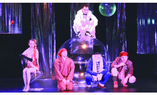 Сцена из спектакля “Бешеные деньги” А.Н.Островского A scene from the play titled Mad Money by A.N.Ostrovsky