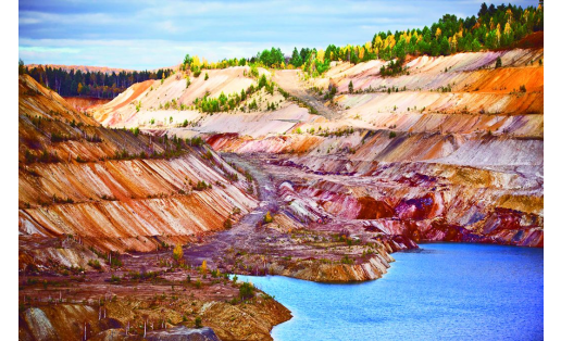 Карьер Туканского железорудного месторождения Quarry of Tukanskoye iron ore deposit