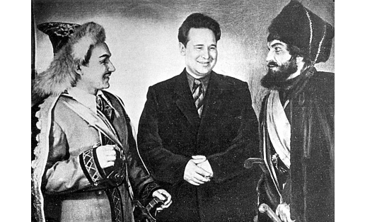 Композитор З.Г.Исмагилов с М.Х.Хисматуллиным (Салават) и А.В.Сутягиным (Пугачёв). В день премьеры оперы “Салават Юлаев”