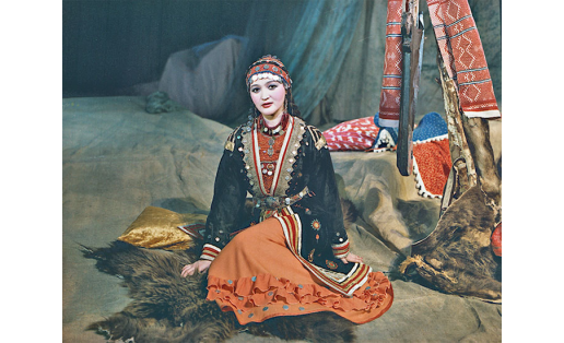 Э.Ә.Юнысова Таңсулпан ролендә (“Ҡарағол”, Д.Юлтый)